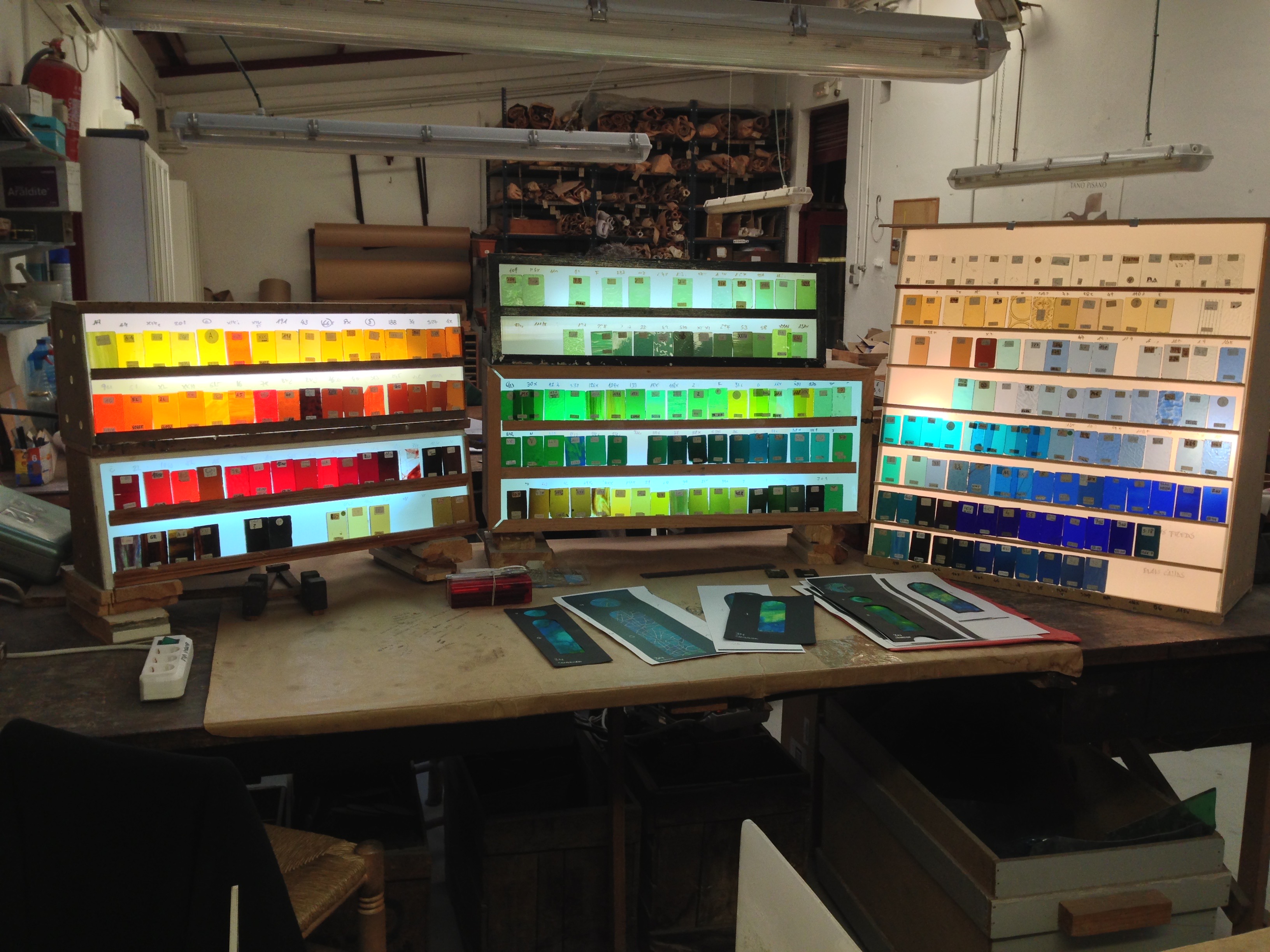 着色ガラスサンプル 300種以上