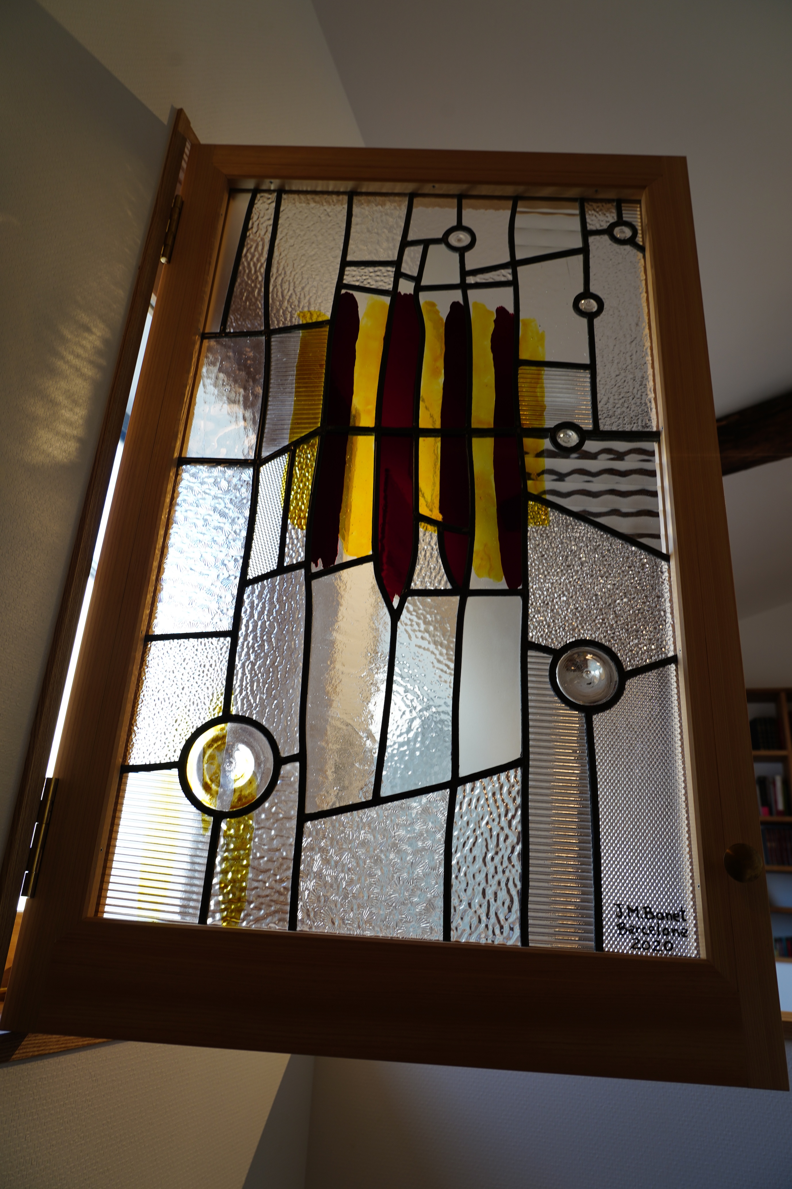 京都バルセロナ文化センター ステンドグラス正面